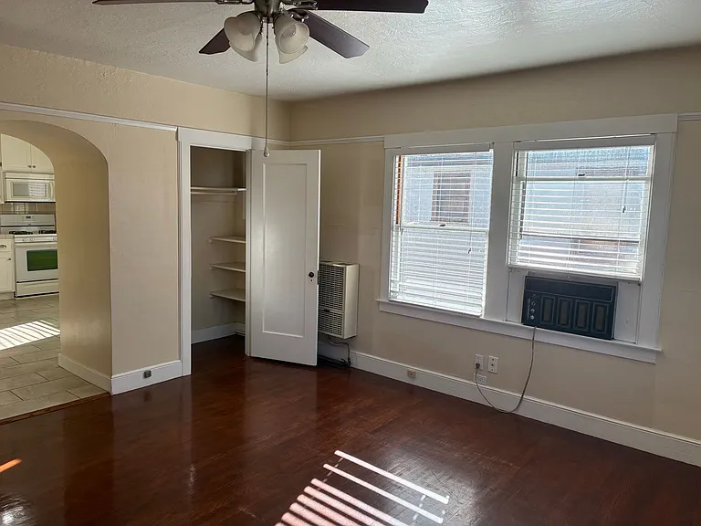 2060 Sutterville Rd — Photo 5