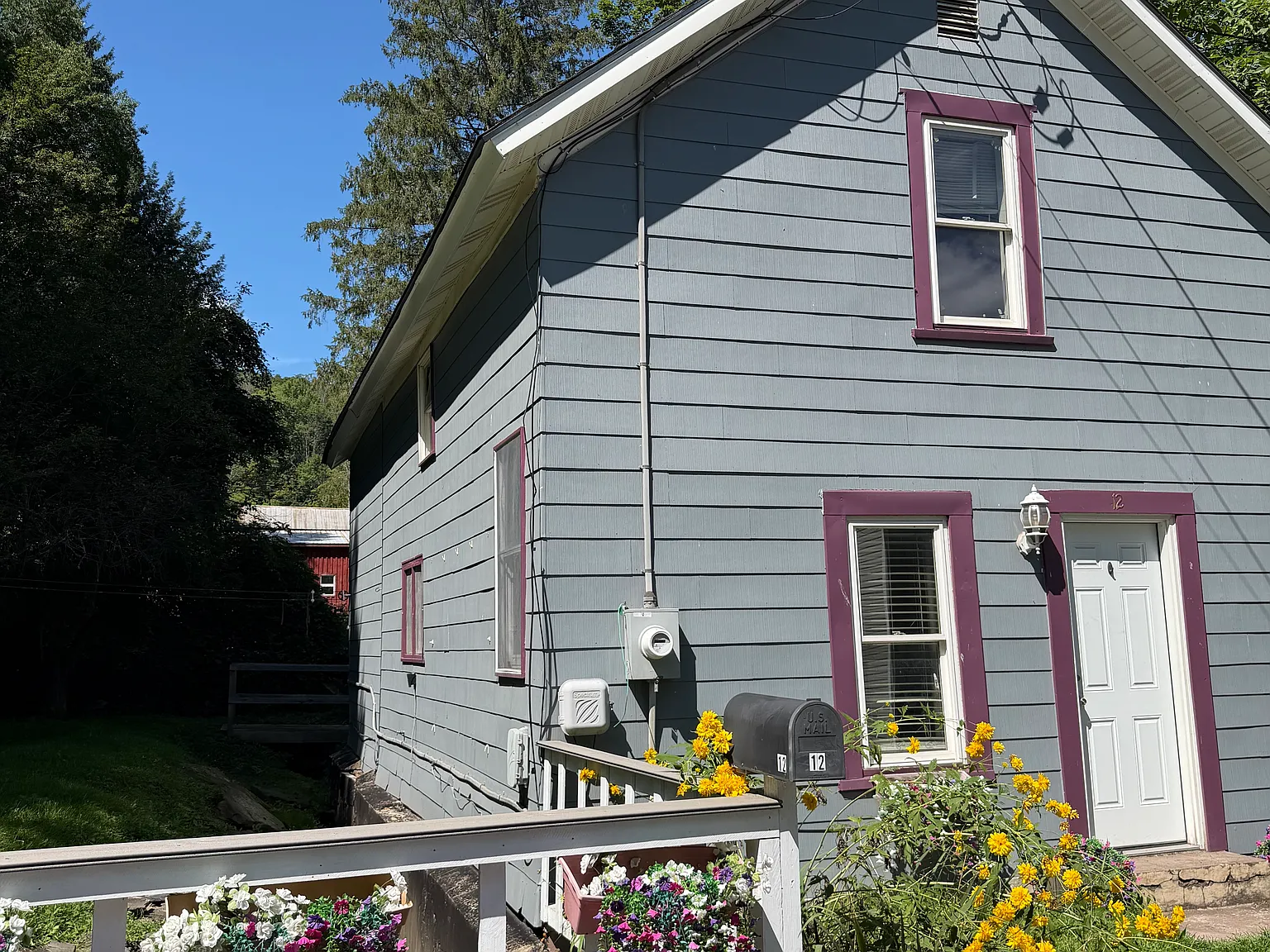 3 bed, 972 sqft, $2,000 — Photo 1