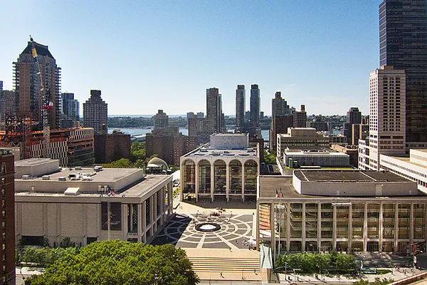 Sold by Brown Harris Stevens | media 25