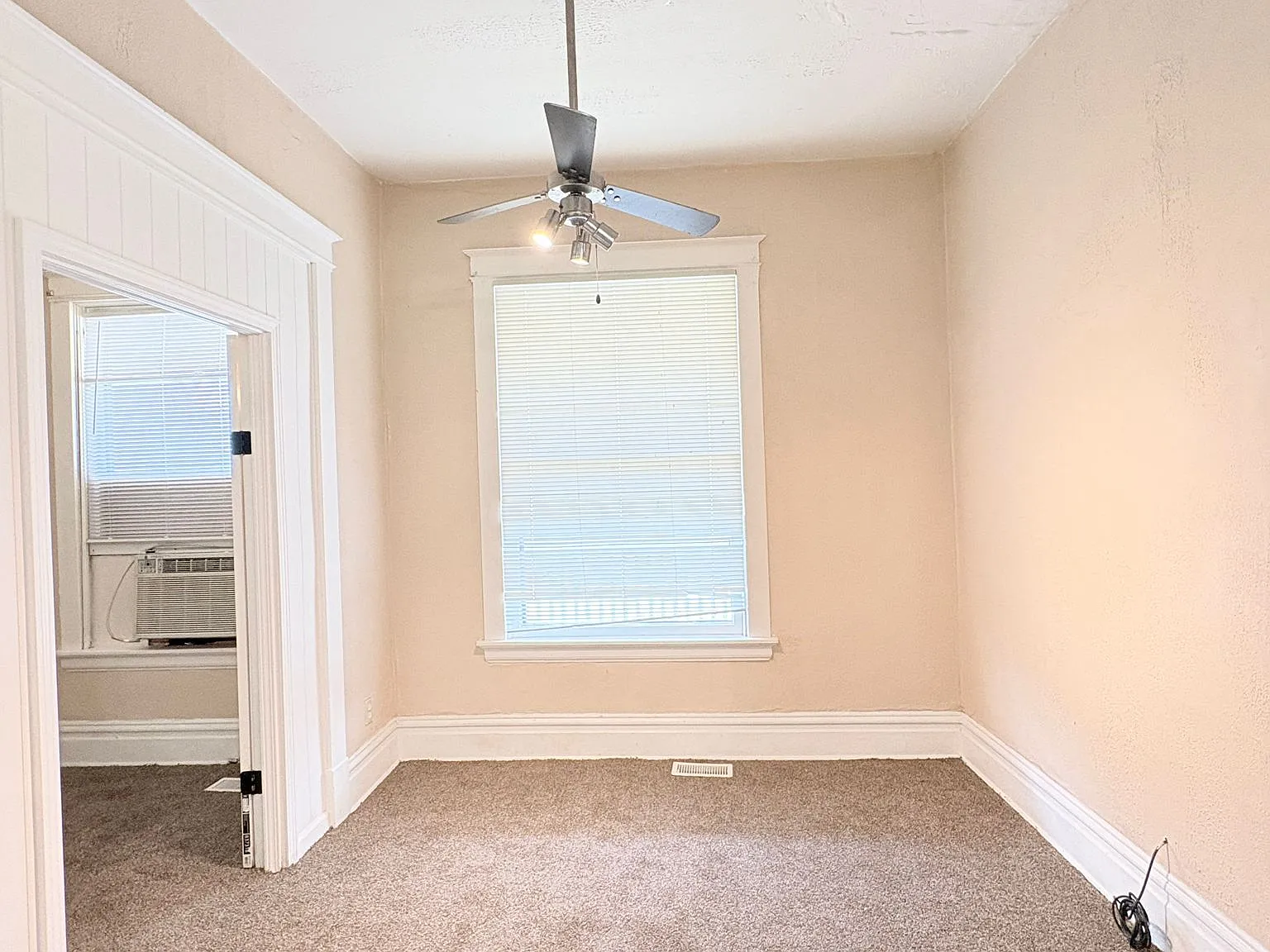 3 bed, 1100 sqft, $1,100 — Photo 4