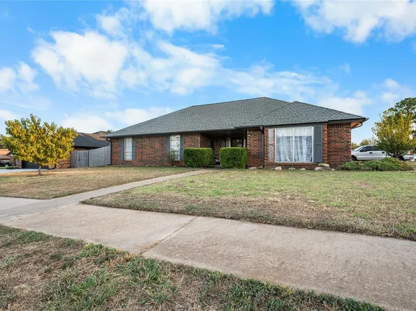 1816 N Lincoln Ave, Moore, OK 73160