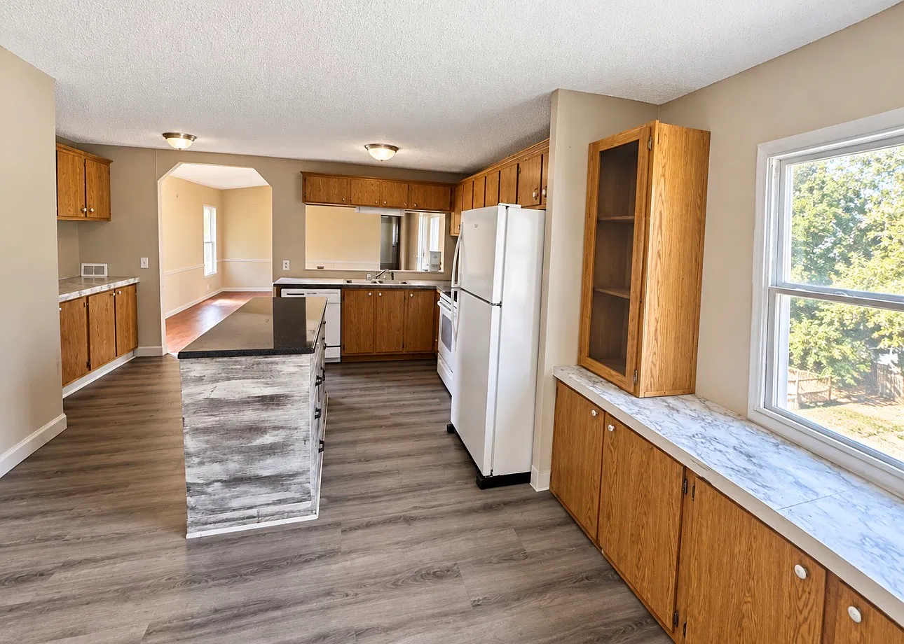 3 bed, $950 — Photo 2