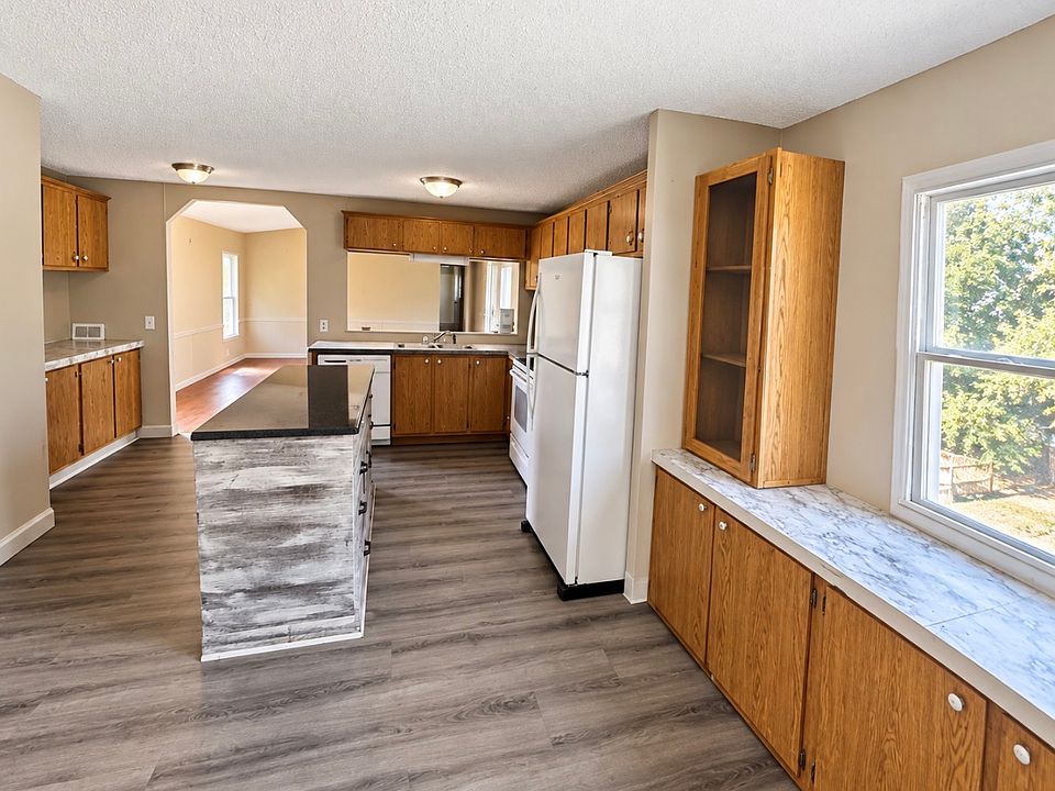2nd image of 120 Ranes Rd #44