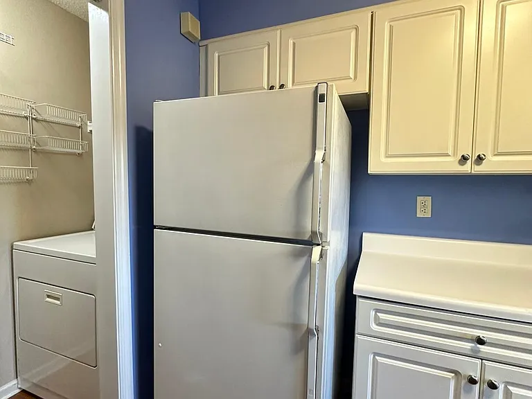906 Litchfield Way #C — Photo 13