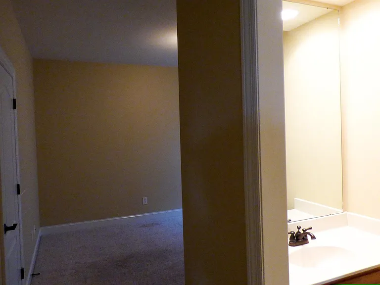 100 Mayfair Ct — Photo 24