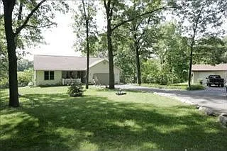 8881 N Riverview Dr photo 1