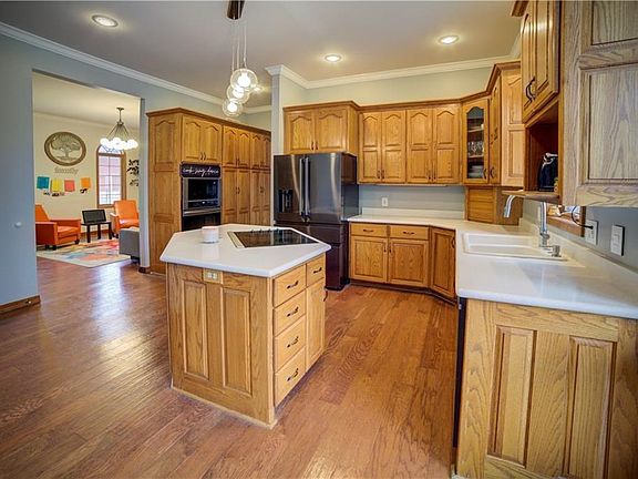 2nd image of 7 Eastwood Ct