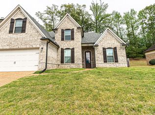 2422 Crimson Ridge Ln, Cordova, TN 38016