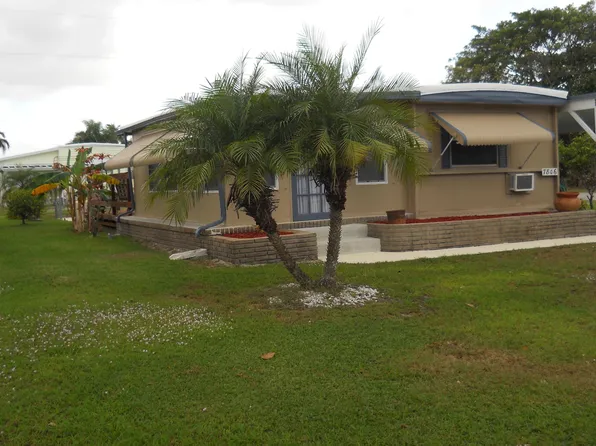 7806 SE Wren Avenue, Hobe Sound, FL 33455