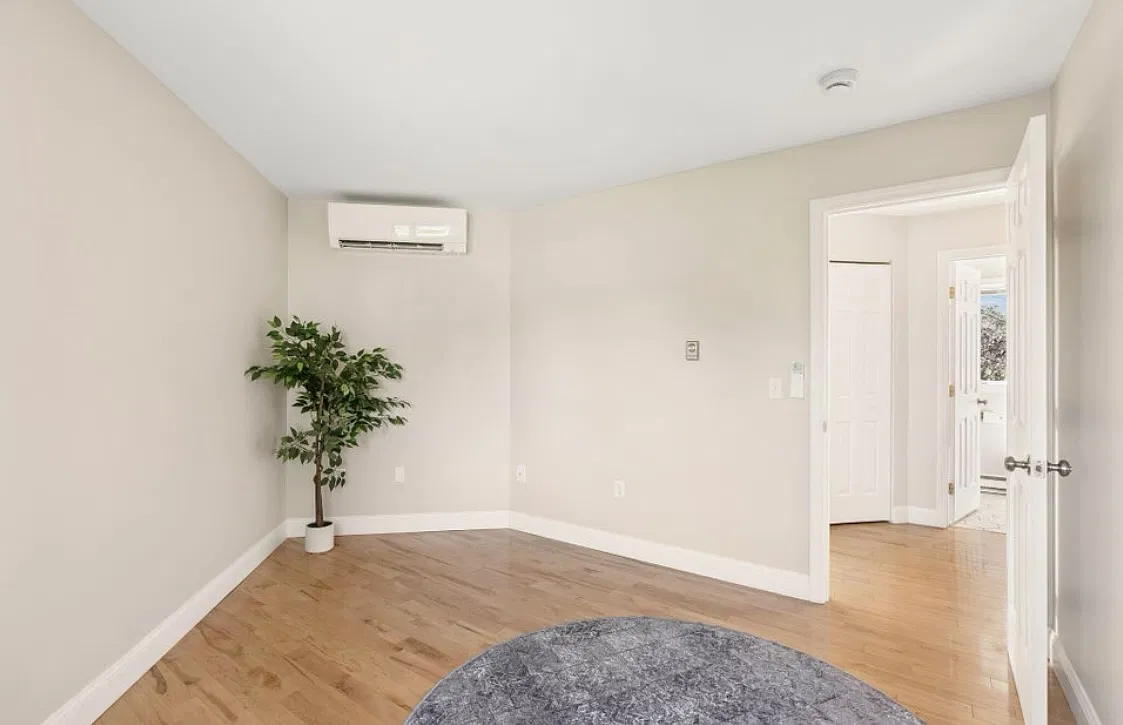 2 bed, 1.5 bath, 864 sqft, $3,000 — Photo 4