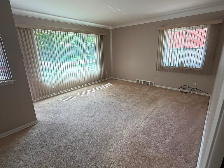8610 N Evangeline St — Photo 13