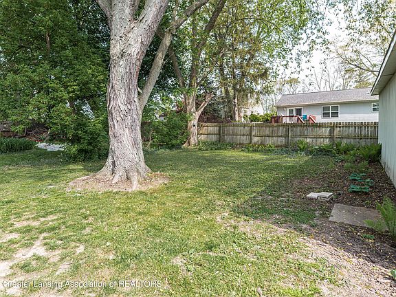 4th image of 2108 Delhi St NE