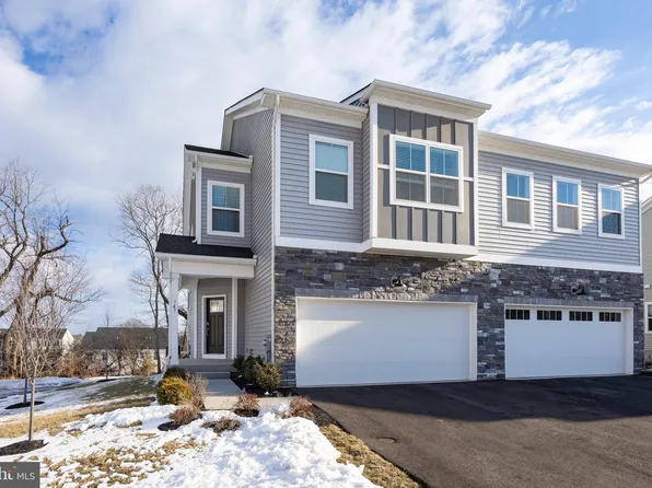 747 Peony Ln, Spring City, PA 19475