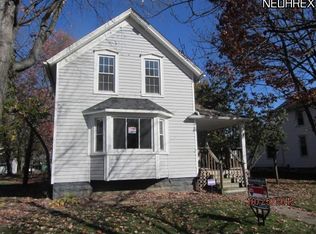 325 10th St, Elyria, OH 44035