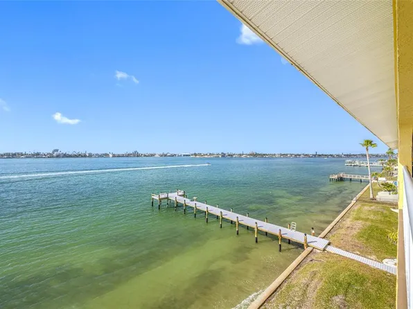 370 8th Ave N APT 7, Tierra Verde, FL 33715