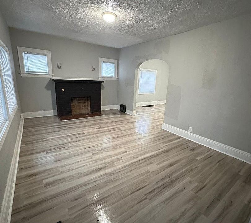 1st image of 1045 N Elmer St