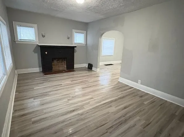 1045 N Elmer St, South Bend, IN 46628