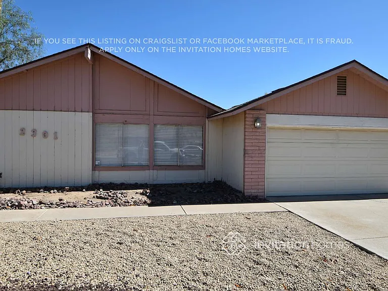 2301 W Waltann Ln — Photo 2