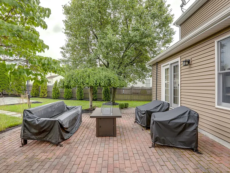 151 Rambling Rd — Photo 36