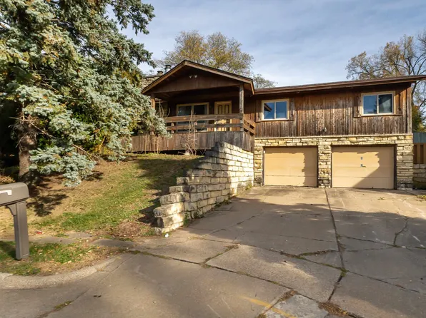 3065 Foothill Ct, Dubuque, IA 52001