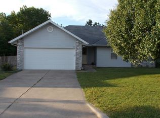 633 E Kings Carriage Blvd, Nixa, MO 65714