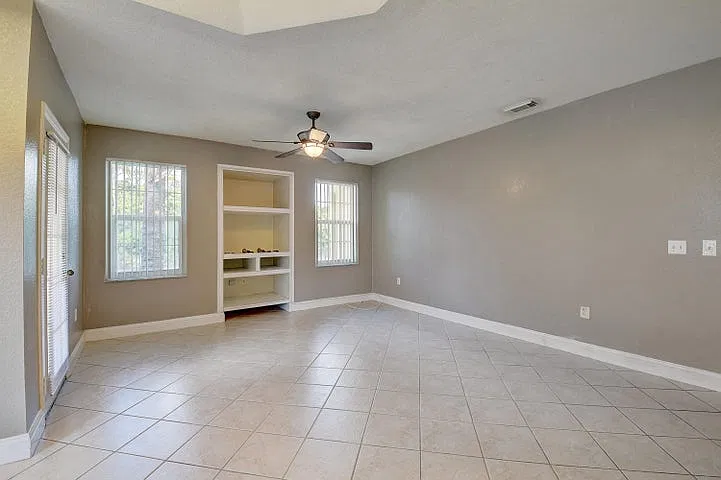 2 bed, 1353 sqft, $2,700 — Photo 4