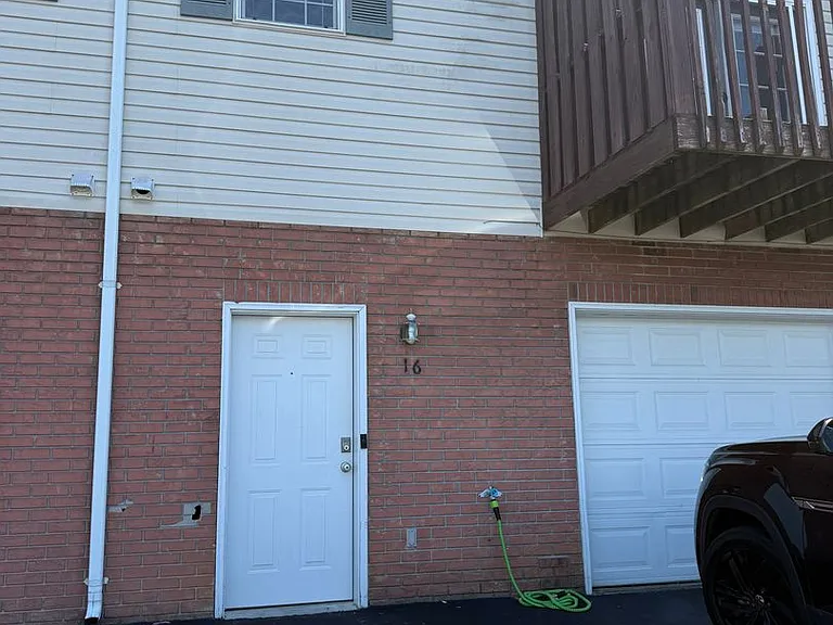 308 Car Mol Dr #16 — Photo 1