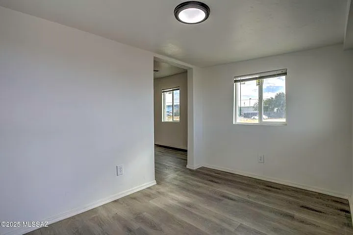 1033 S Fremont Ave — Photo 7