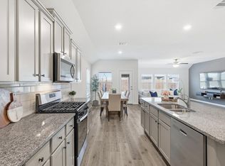 2933 Pinecrest Dr, Aubrey, TX 76227