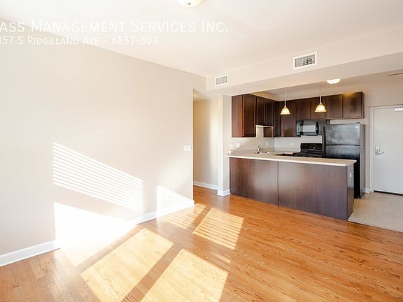 3rd image of 6857 S Ridgeland Ave #303