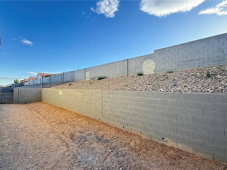 8388 Caldera Hills Ave — Photo 31