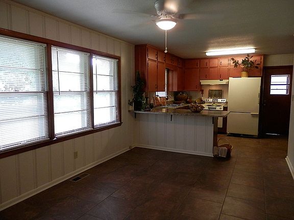 3rd image of 4308 Hunt Dr NW