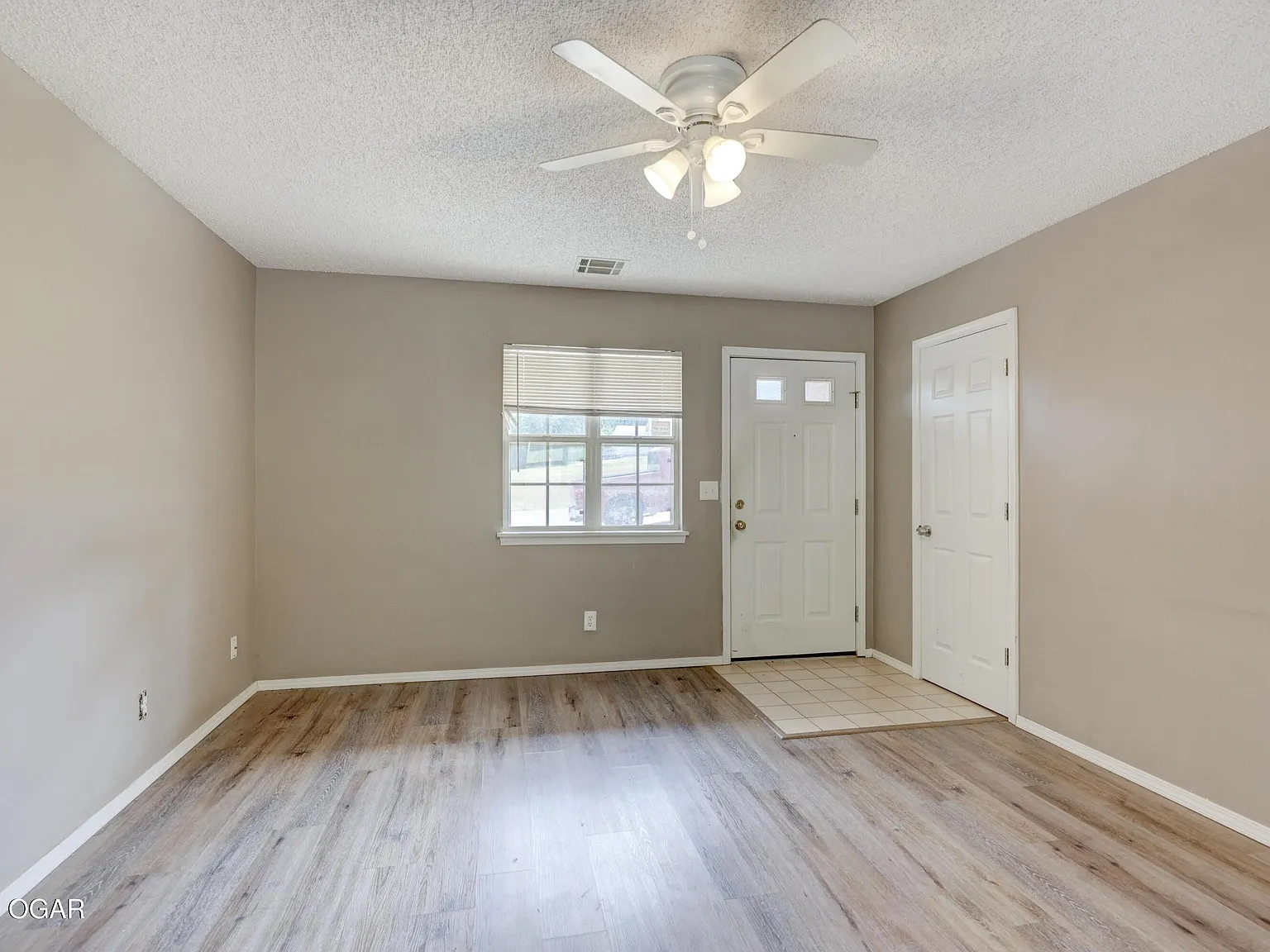 2 bed, 1.5 bath, 1020 sqft, $1,195 — Photo 4