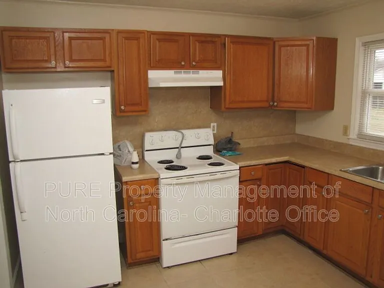 680 Tulsa Ct NW — Photo 6