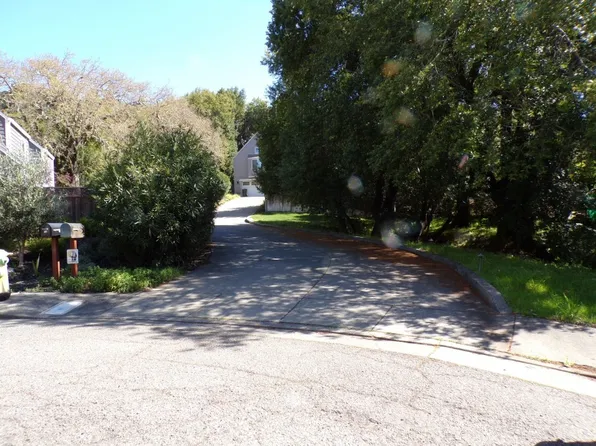 12 Red Cedar Ct, San Rafael, CA 94903