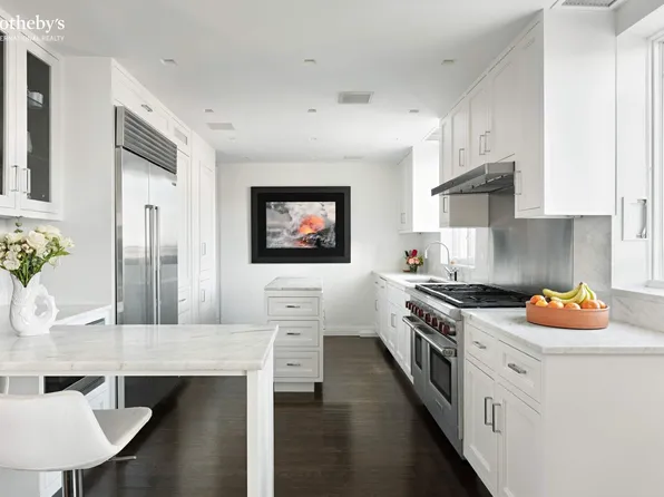 9 East 96th Street image 8 of 17