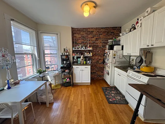 32 Grove St #6 — Photo 1
