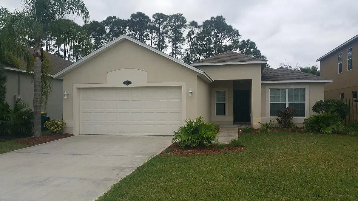 3 bed, 1312 sqft, $2,200 — Photo 1