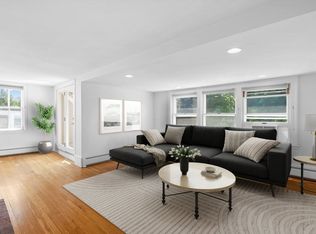 18 Essex St APT 4, Newburyport, MA 01950