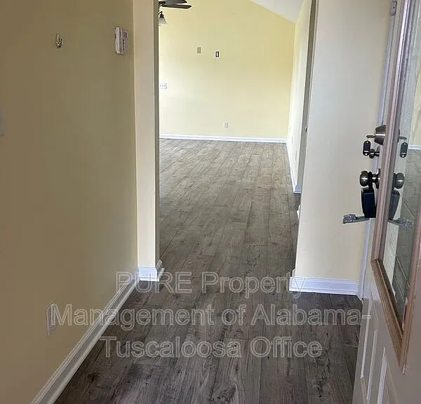 201 Wexford Way — Photo 2