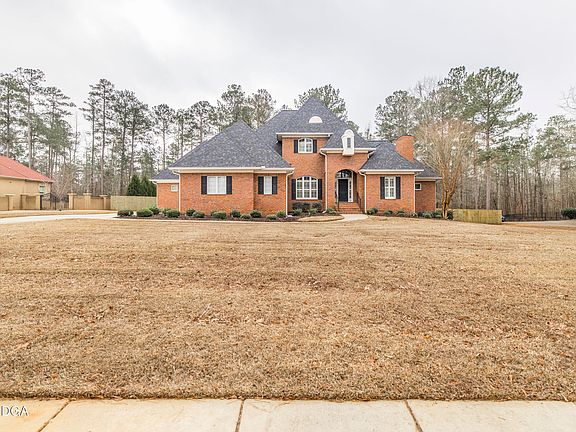 3rd image of 720 Latrobe Way