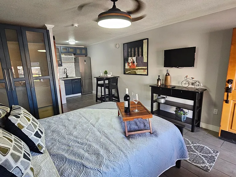 The BLVD Boutique Apartments — Photo 33