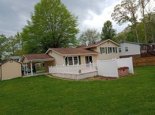 7206 Ashview Dr, Springfield, VA 22153