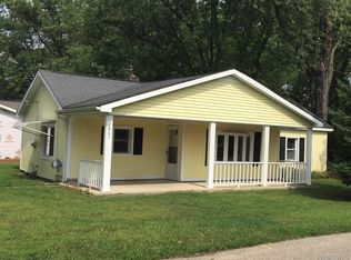 2832 Tuxedo Blvd, Waterford, MI 48329