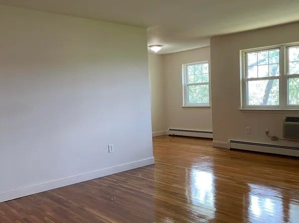 220 Meadow Lane image 4 of 6