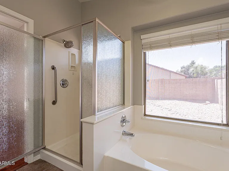 491 E Devon Dr — Photo 19