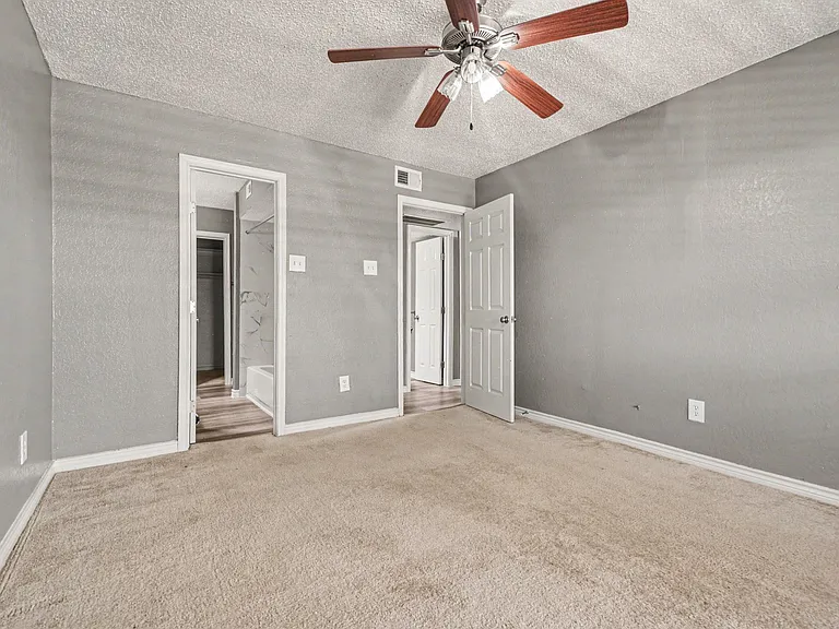3645 W Northgate Dr #201 — Photo 14