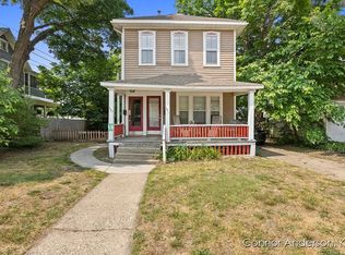 469 Crescent St NE, Grand Rapids, MI 49503