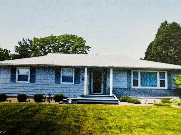1190 Woodlawn Ave, Girard, OH 44420