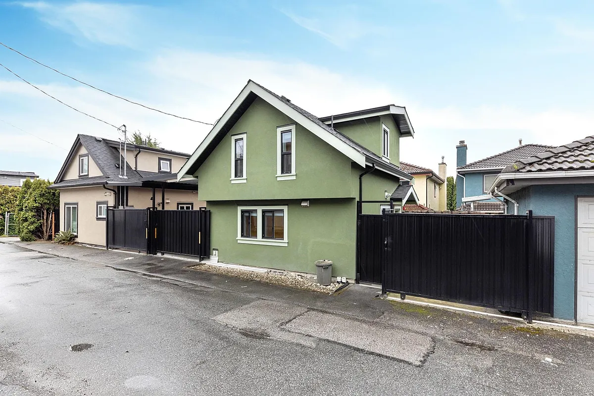 Building Photo - 1477 E 61st Ave